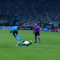 Piero Maza no sale de la polémica con la U y ahora regala un penal