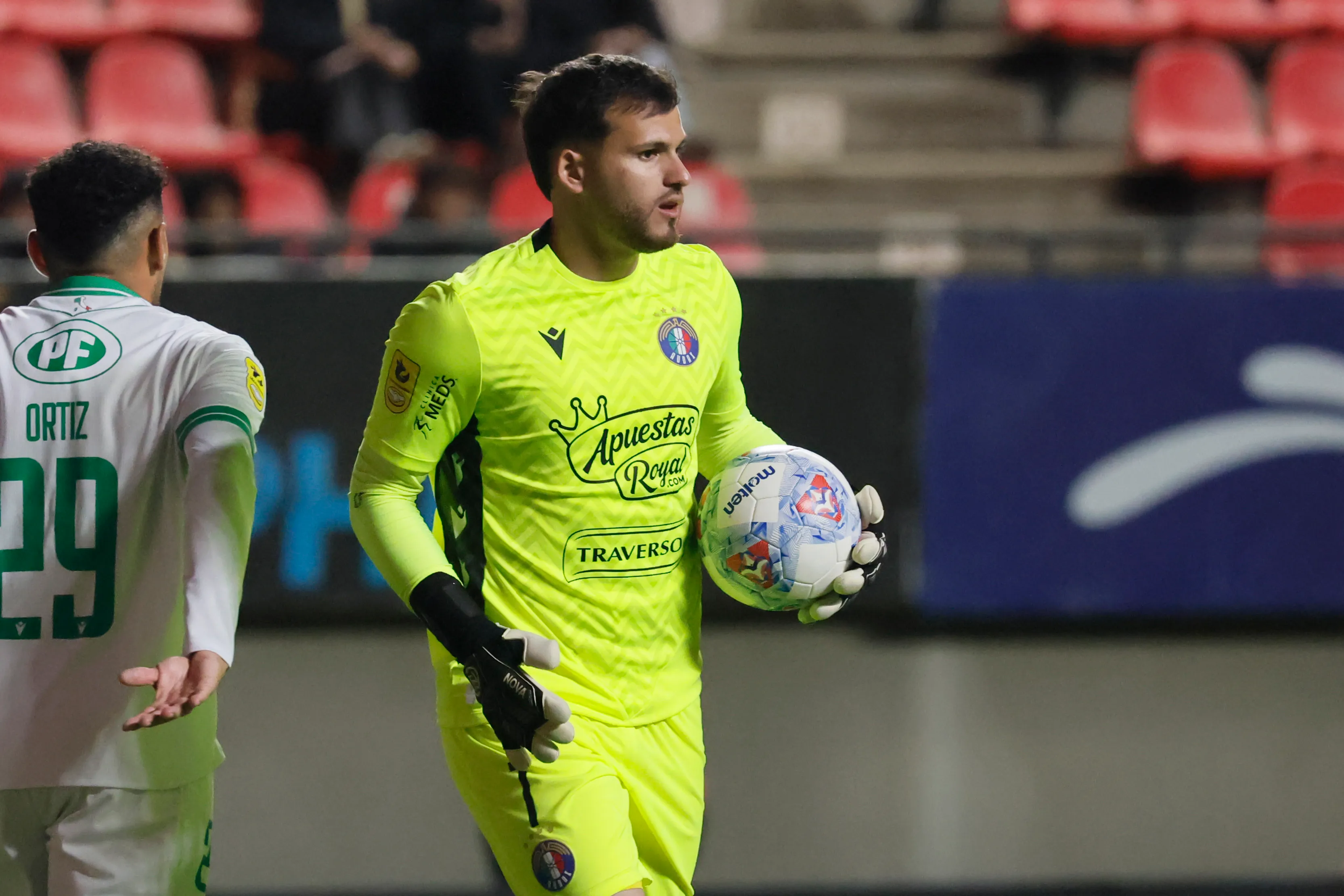 Tomás Ahumada lleva varios años como titular inamovible en el arco de Audax Italiano. | Foto: Photosport.