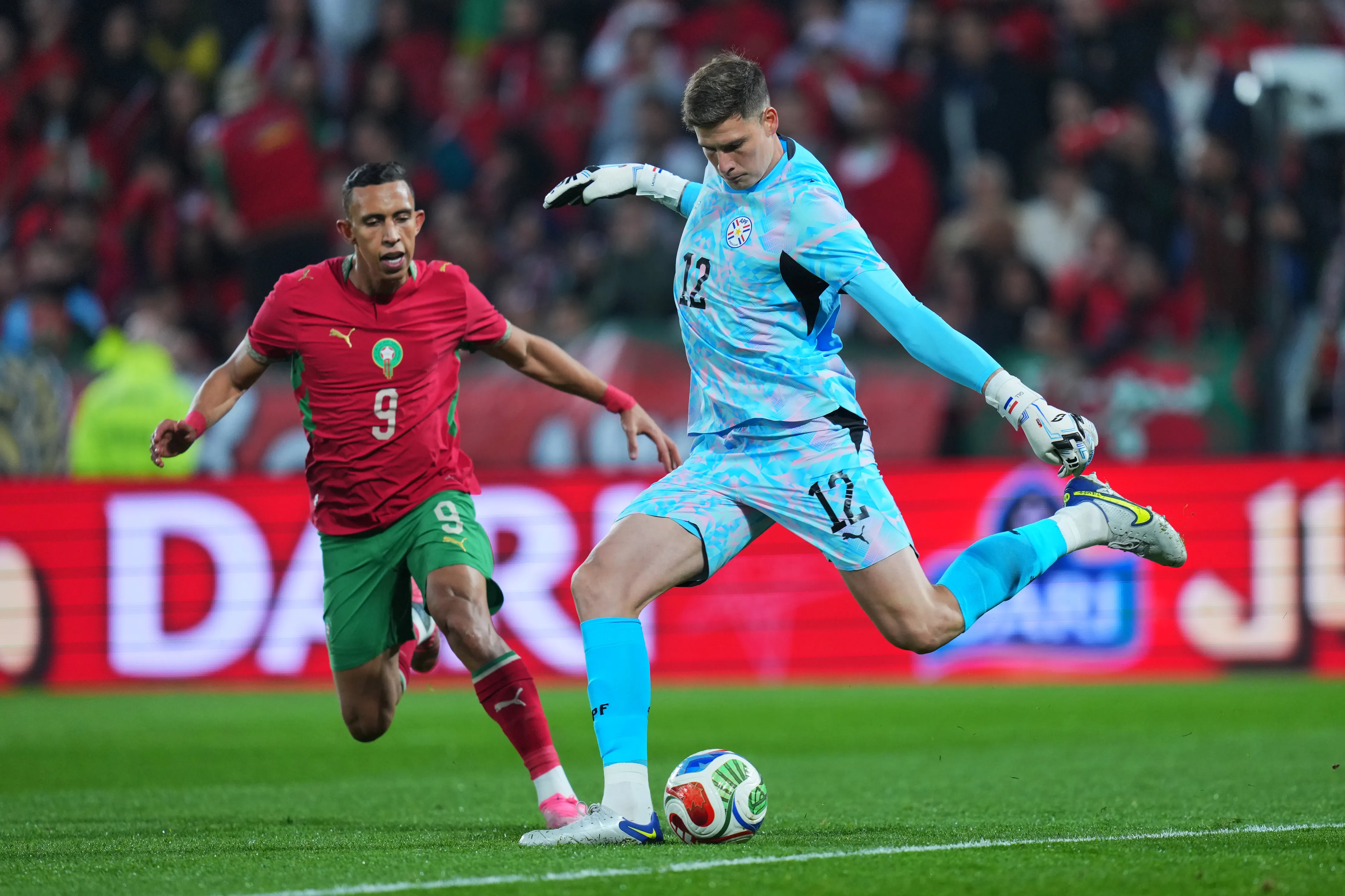 Orlando Gill en acción ante Marruecos: suma cinco partidos por Paraguay. (Franco Arland/Getty Images).