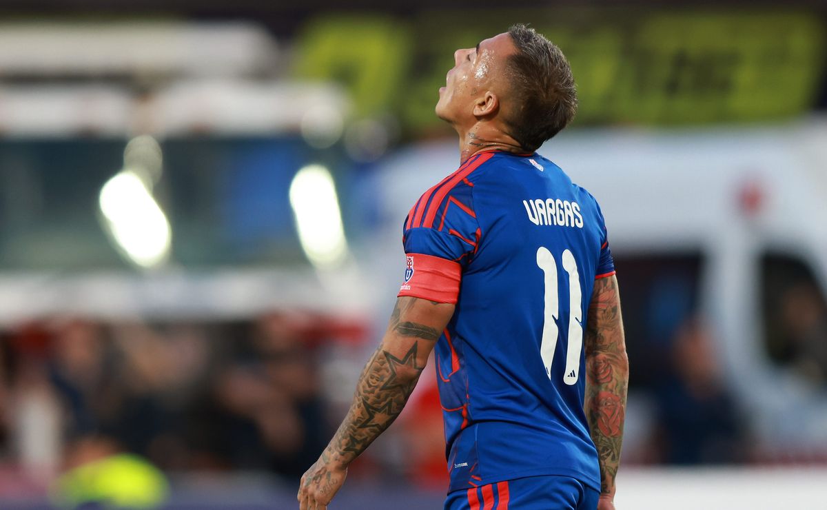 Eduardo Vargas entrega la jineta: Matías Zaldivia será el capitán de U. de Chile ante Everton