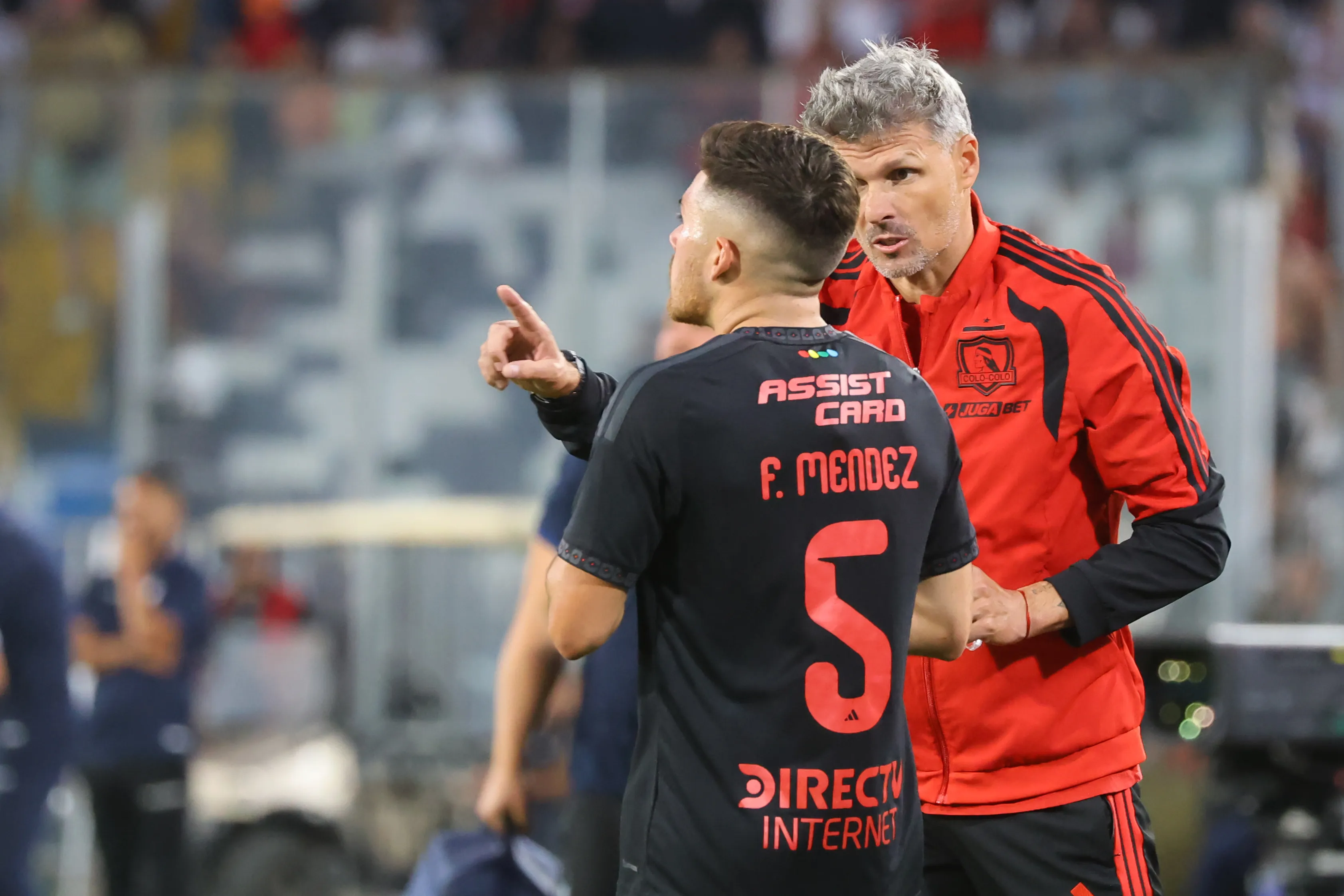 “Entran 11 y tienen que salir 11”, advirtió Fernando Ortiz en Colo Colo | Photosport