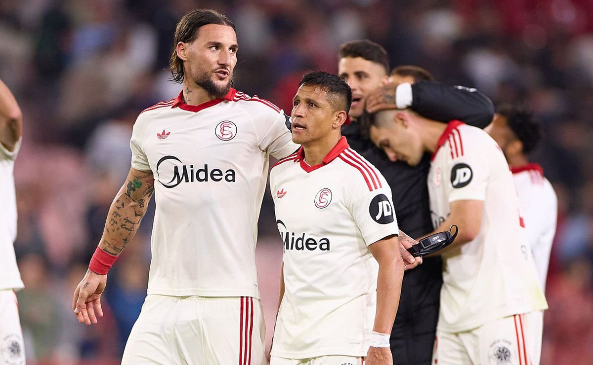 Alexis Sánchez deja atrás los algodones y está de regreso a los trabajos con normalidad en Sevilla