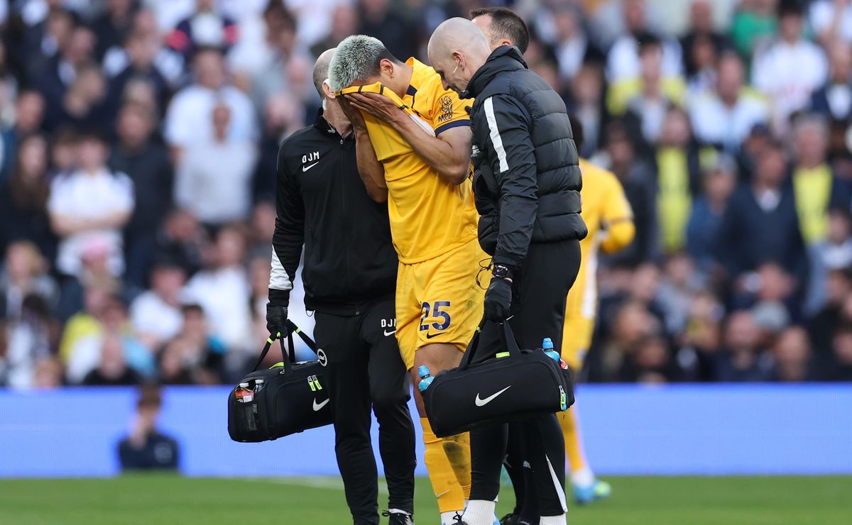 Estrella de Paraguay sale llorando de la cancha en la Premier y desata el pavor de cara al Mundial