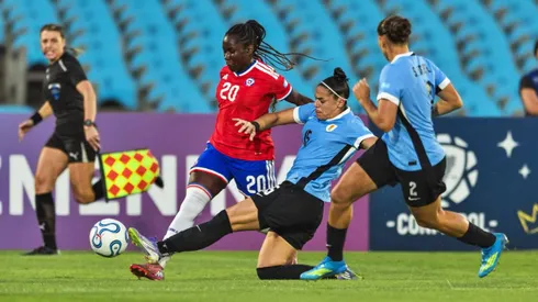 La Roja juega un duelo clave en Uruguay.