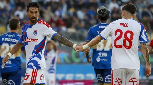 La U enfrenta a Everton.