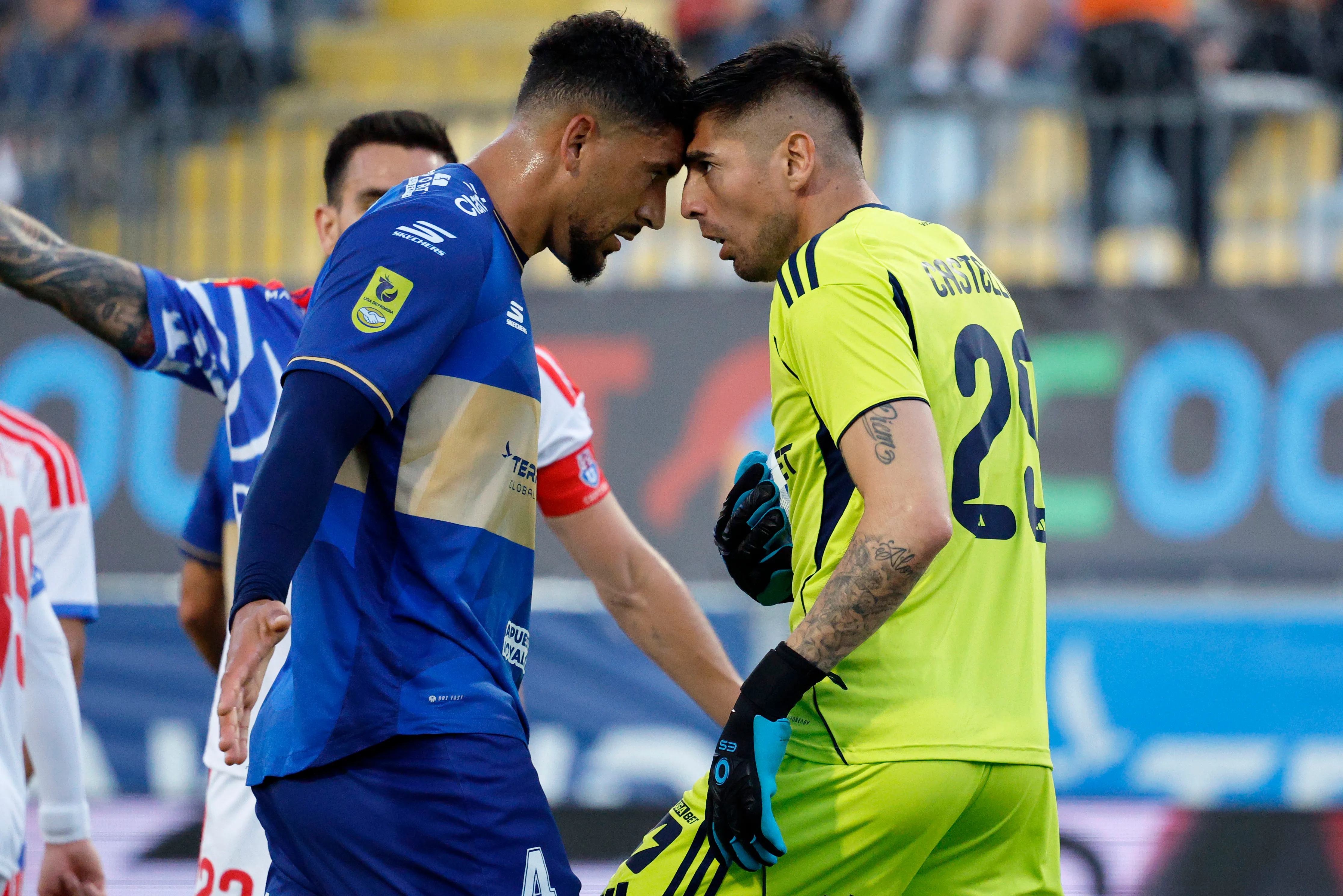 Everton y la U jugaron un partido caliente en Viña. Foto: Martin Thomas/Photosport