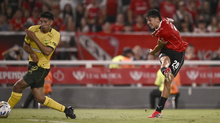 El momento del gol de Maximiliano Gutiérrez.