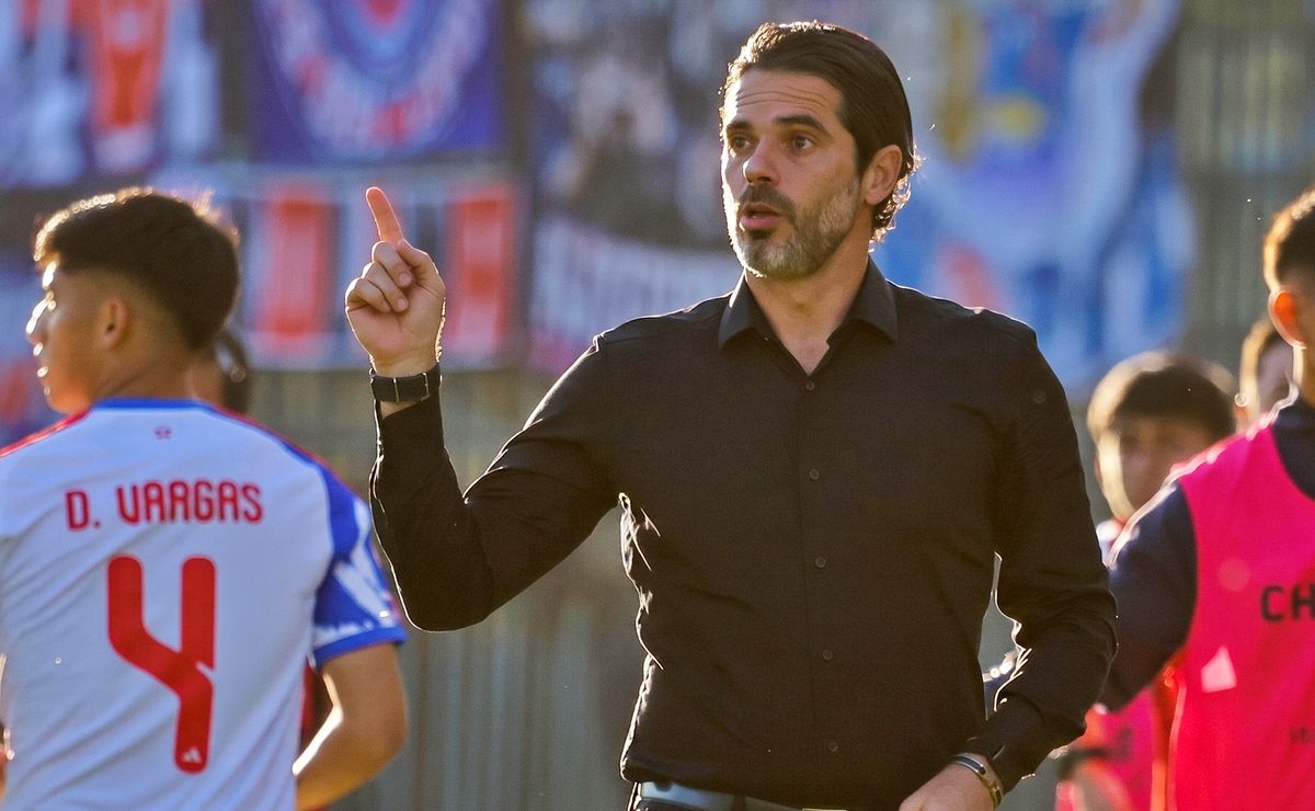 Duras críticas a Gago tras cuestionable decisión en el empate de U de Chile ante Everton: “Les hace un flaco favor”