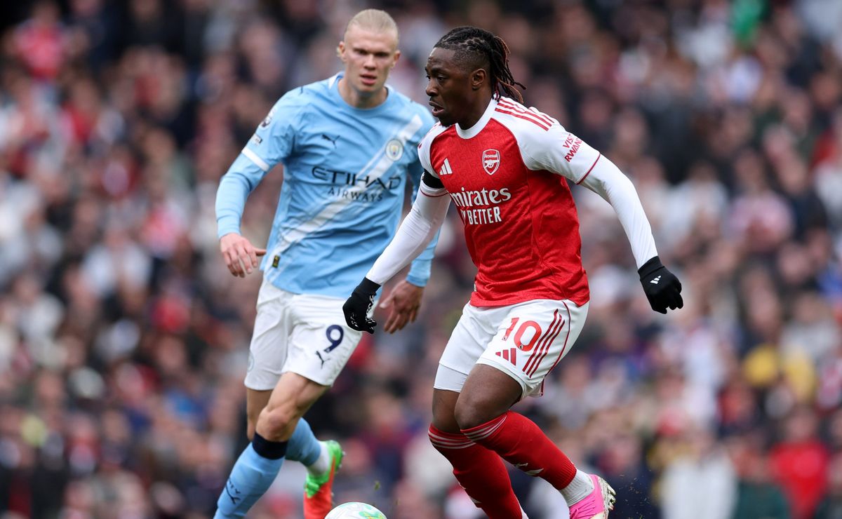 En pleno Manchester City vs Arsenal: El saludo a Colo Colo por su aniversario 101