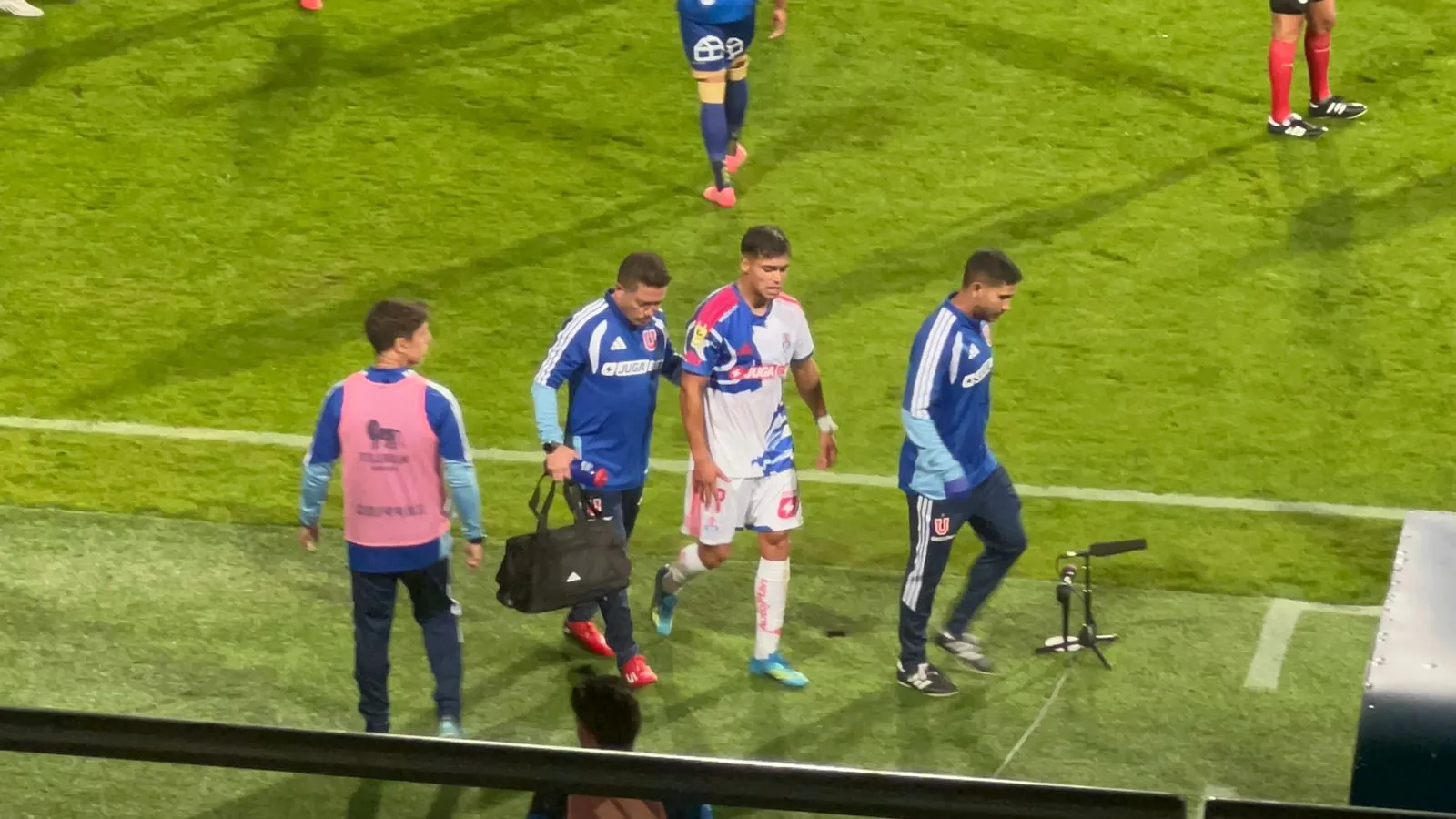 Fabián Hormazábal se retiró con dolencias en U de Chile. Foto: Redgol.