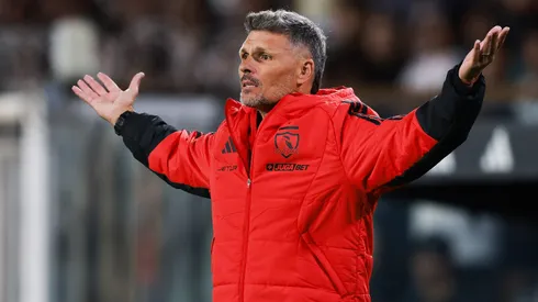 Fernando Ortiz sigue sin convencer en Colo Colo