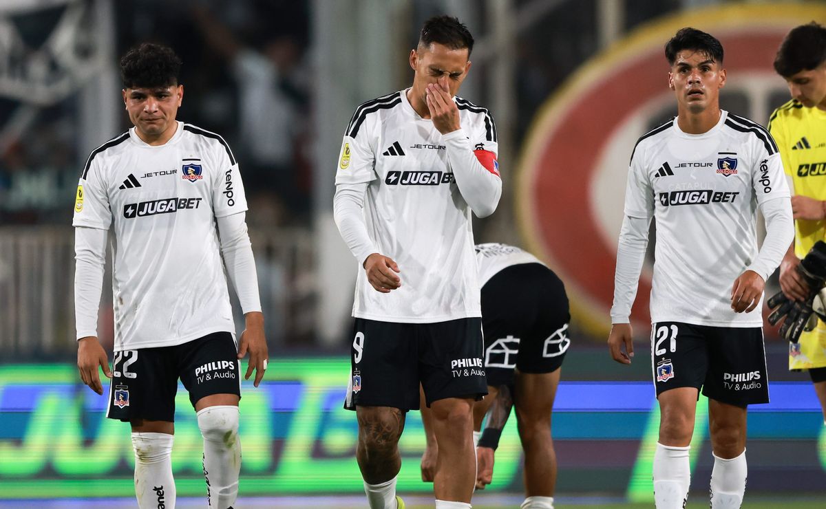 Hinchas de Colo Colo pierden la paciencia con Claudio Aquino: “Pecho frío”