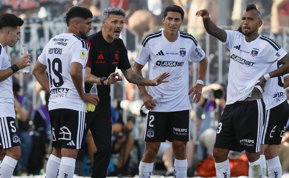 El consejo de los históricos de Colo Colo a Fernando Ortiz para que Colo Colo se destape