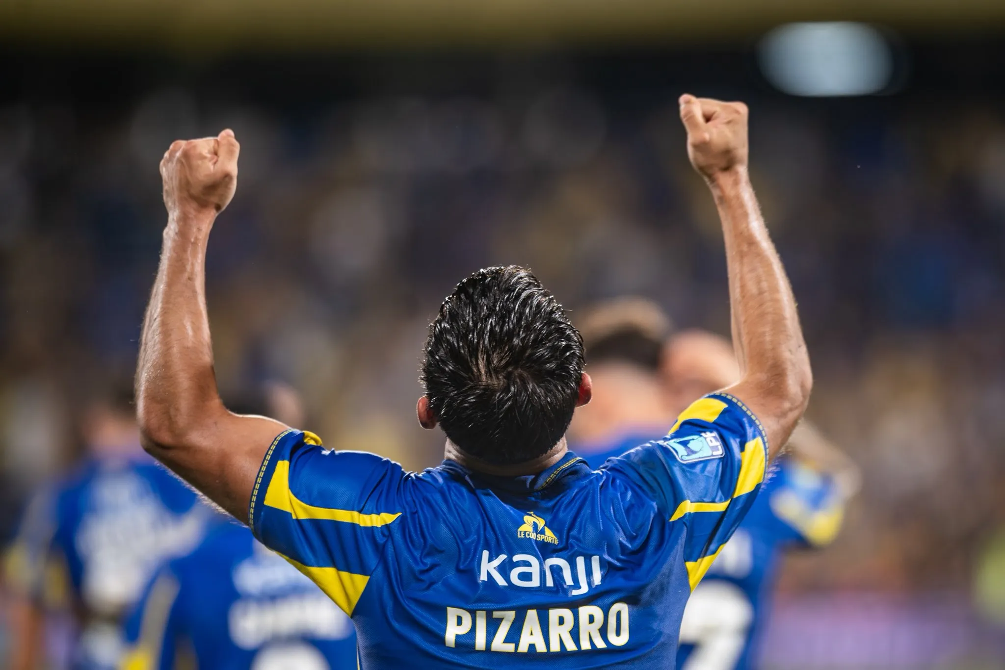 Vicente Pizarro celebra su gol. Foto: Rosario Central