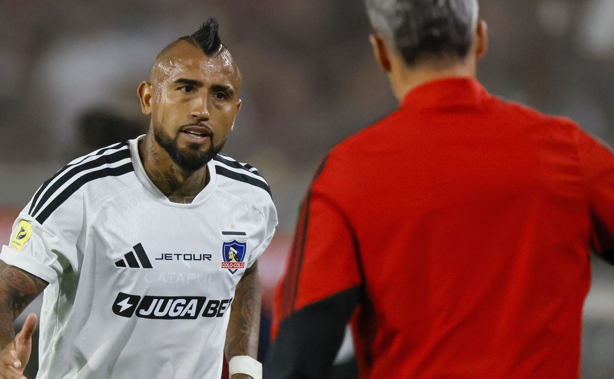 Arturo Vidal muy preocupado con las lesiones de Joaquín Sosa y Fernando De Paul en Colo Colo: “Lo vamos a sentir”
