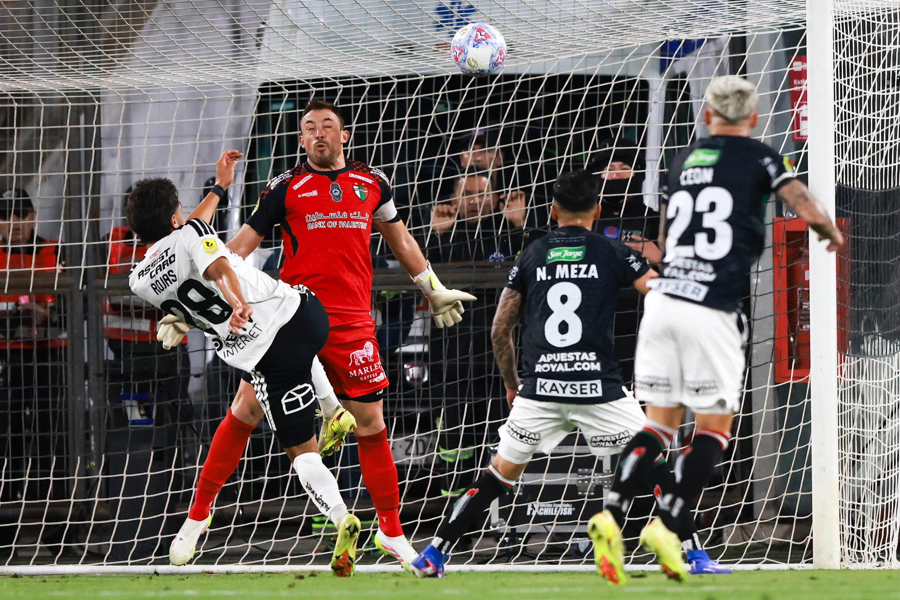 Además, Rojas falló de cara al arco | Photosport