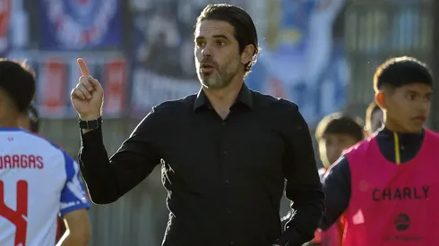 Fernando Gago tiene bajas en la U, pero quiere esperar.