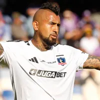 Trayectorias y amarillas: Barticciotto frena en seco a Vidal en Colo Colo