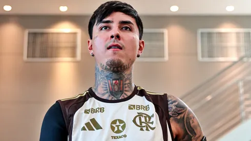 Erick Pulgar se recupera de una lesión en su hombro derecho.