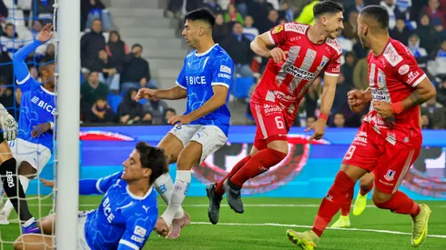 Católica cae ante La Calera en cierre de fecha 10 en Liga de Primera.
