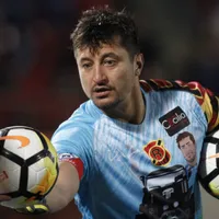 Peric elige a su arquero favorito para reforzar Colo Colo: ¡está en Inglaterra!
