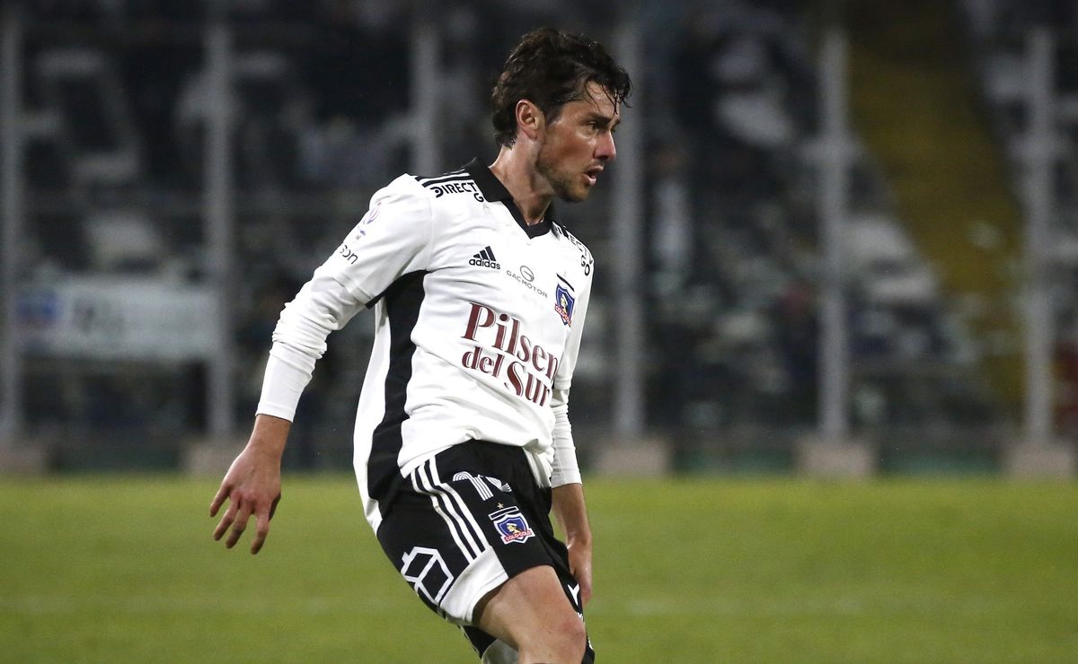 Fue campeón Colo Colo, colgó los botines y tomó la pluma: la desconocida pasión de Marco Rojas