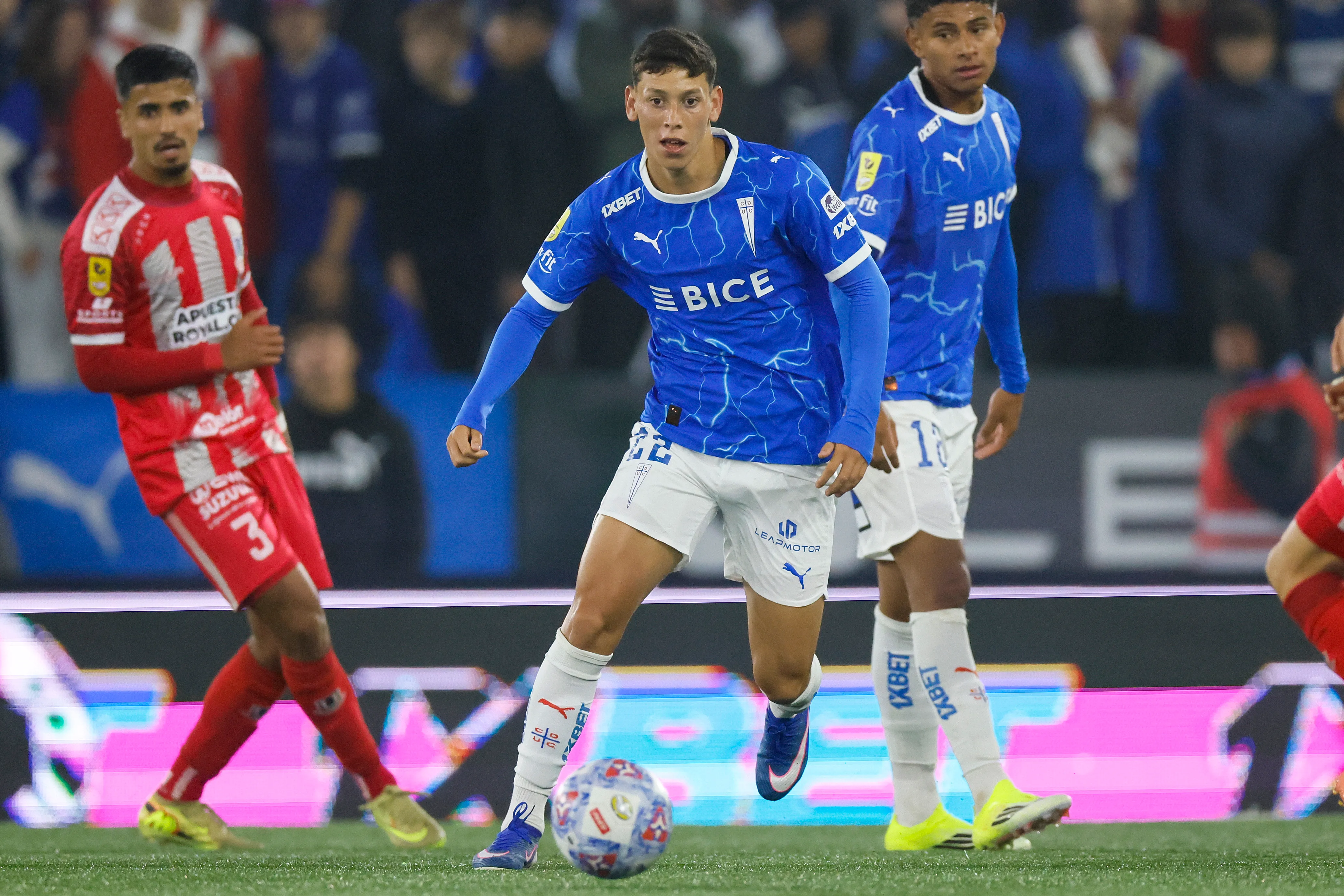 Martín Gómez jugó el tiempo agregado en reemplazo de Justo Giani. (Andres Pina/Photosport)