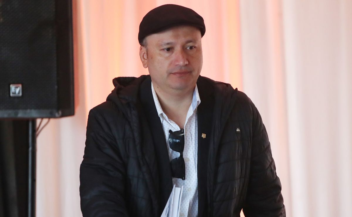 Valladares y el CSyD Colo Colo encienden las alarmas contra Mosa con U de Chile y Azul Azul de ejemplo