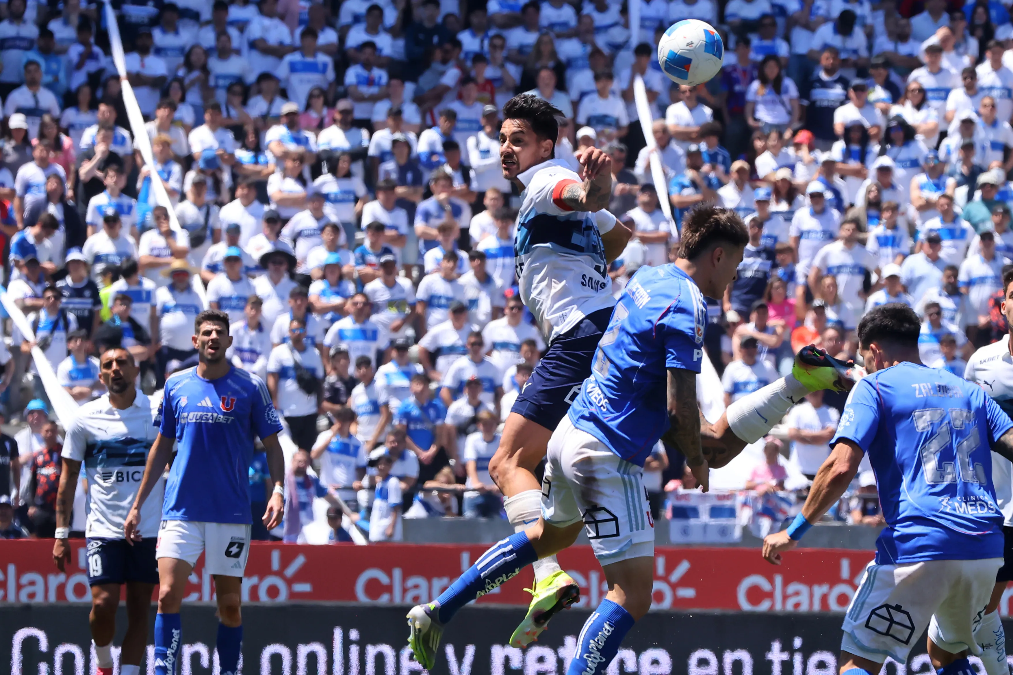 La U no quiere a ningún hincha de Católica para el Clásico Universitario de este fin de semana. Foto: Photosport.