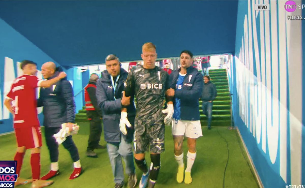 Hincha de U. Católica insulta a Vicente Bernedo y éste responde: Zampedri intervino