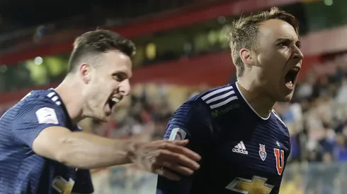 Francisco Arancibia celebra en la U de Chile junto a Ángelo Henríquez, hoy atacante de La Serena.