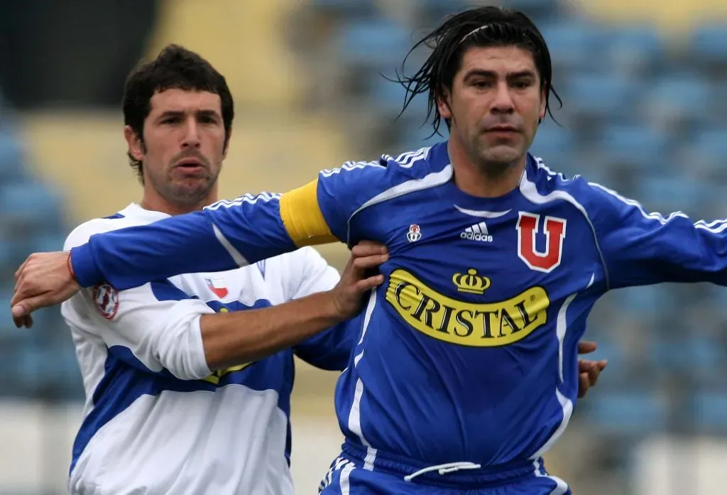 Facundo Imboden en U Católica en un Clásico Universitario. Foto: (ANDRES PINA/PHOTOSPORT).