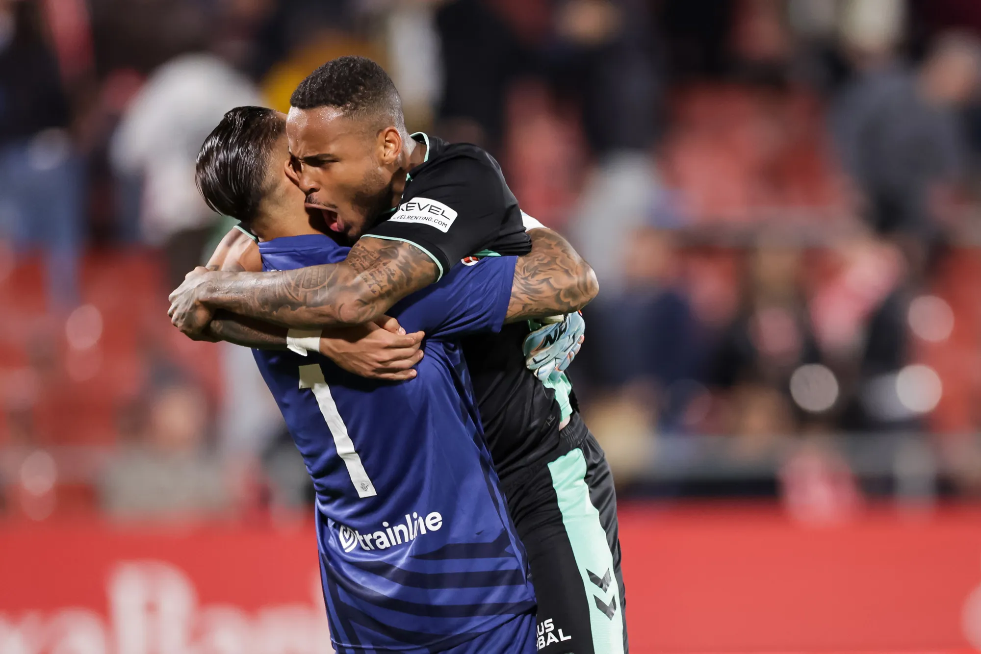 Triunfo de Betis: la prensa sevillana vuelve a elogiar a Pellegrini.