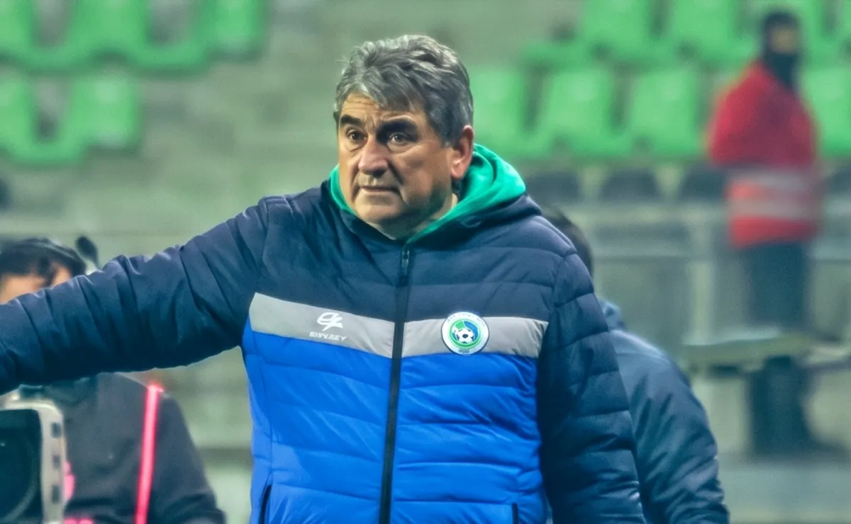 Entrenador de Deportes Puerto Montt responde a críticas sobre su equipo