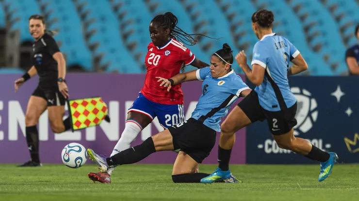 Mary Valencia fue figura del triunfo de Chile sobre Uruguay