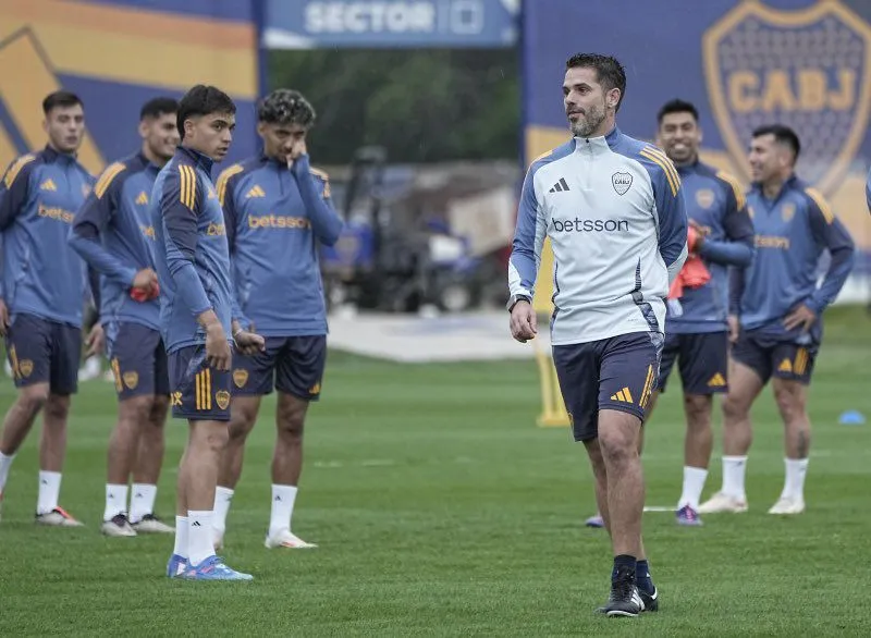 Fernando Gago fue DT de Gary Medel en el segundo paso por Boca.