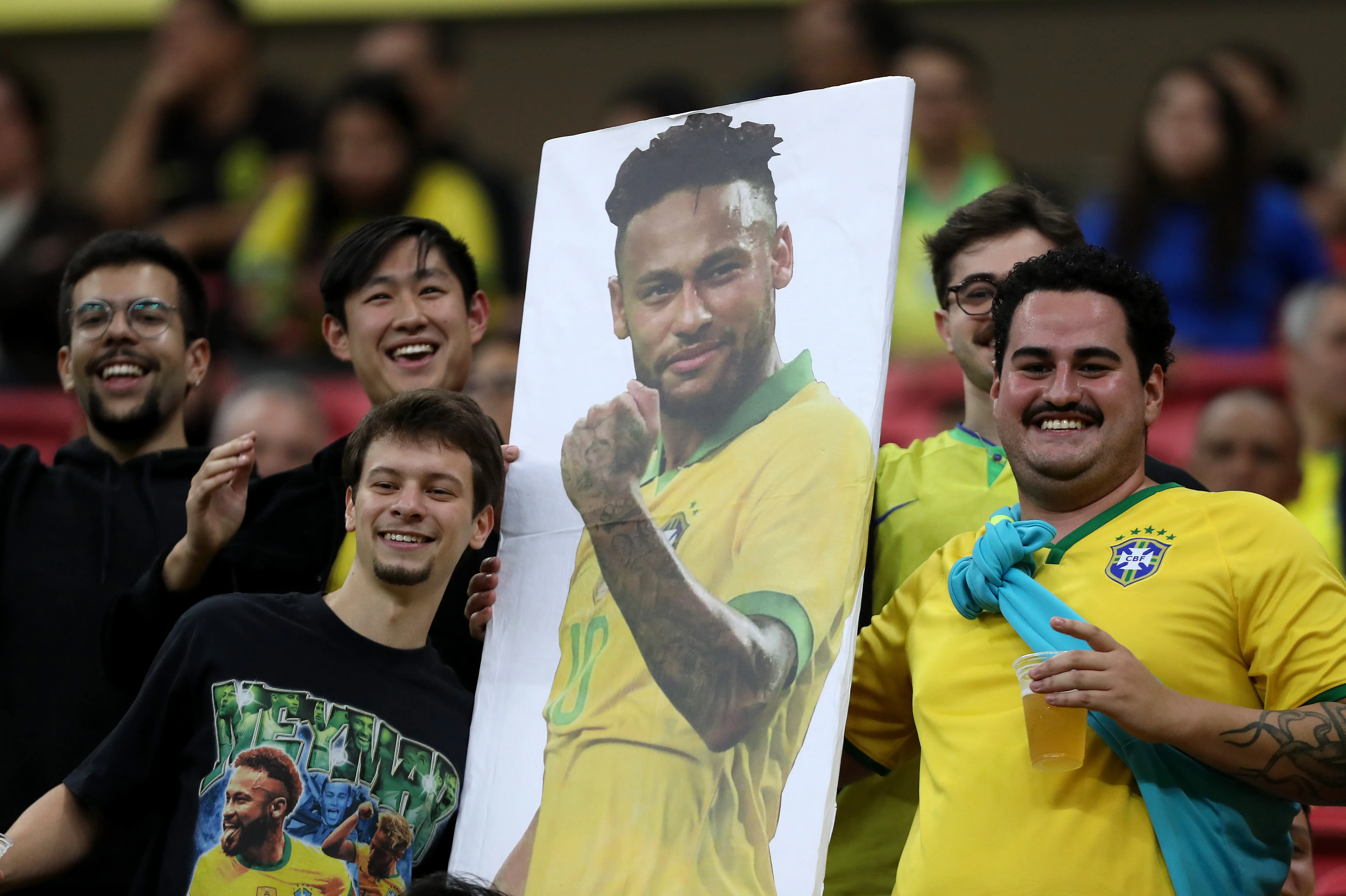 Los hinchas de Brasil quieren que Neymar juegue el Mundial.  (Photo by Wagner Meier/Getty Images)