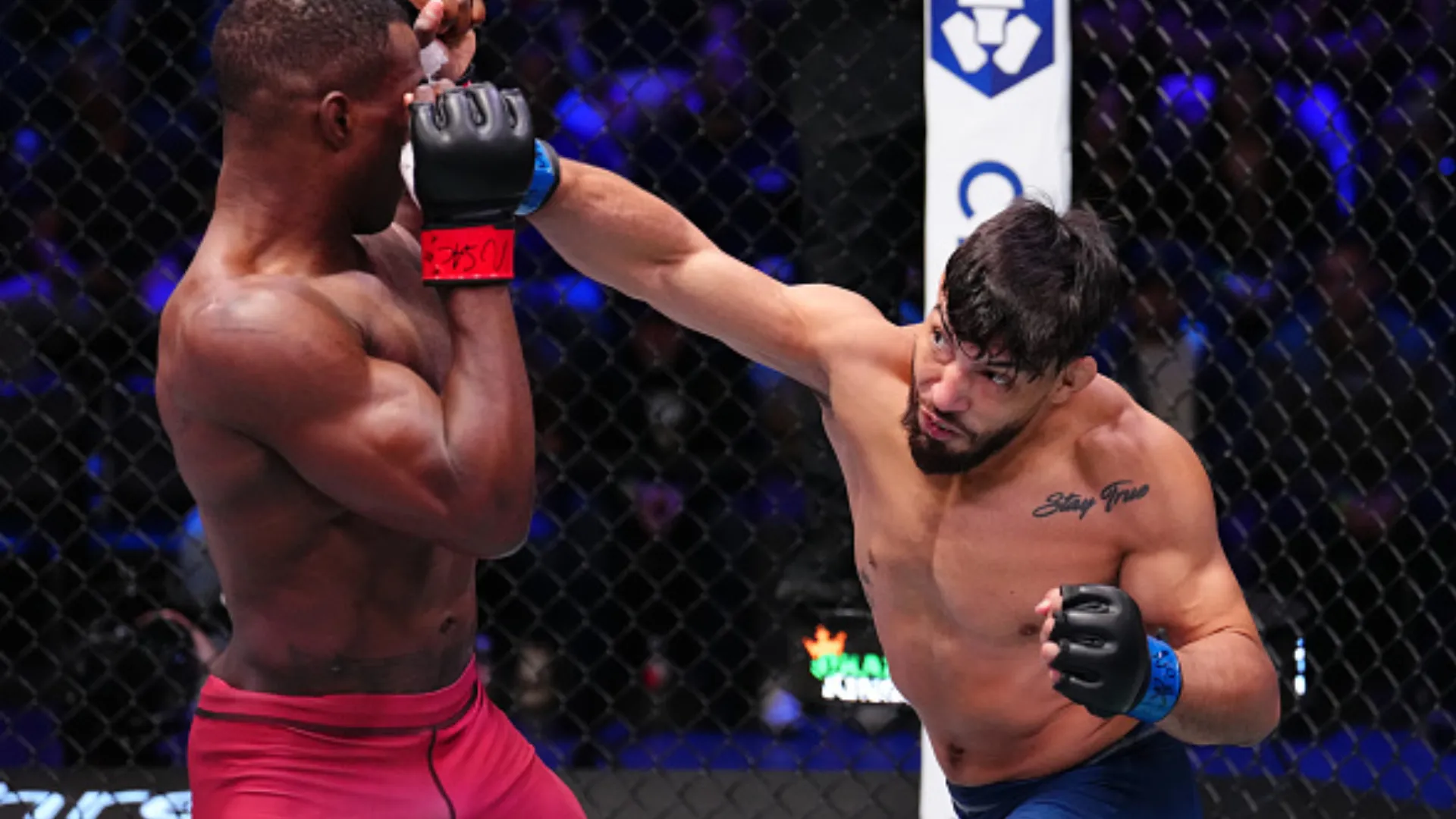 Víctor Sikosis Valenzuela pudo firmar antes con UFC, pero perdió en el Dana White’s Contender Series. Ahora regresa por su revancha. Foto: Getty Images.
