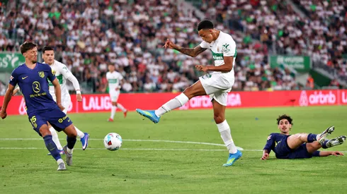 Elche de Lucas Cepeda vence al Atlético de Madrid en La Liga.