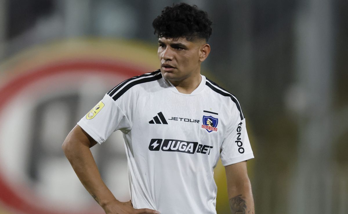 “No sé si al debe”: Claudio Aquino deja con la boca abierta a todos por su nivel en Colo Colo