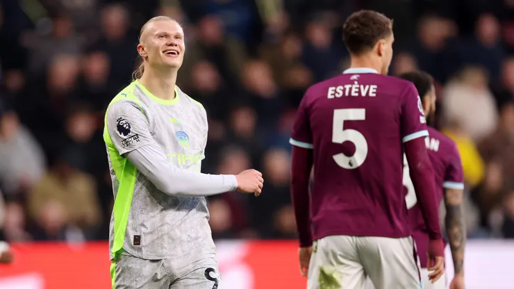 Erling Haaland le dio un triunfo de oro al Manchester City para bajar al Arsenal del liderato de la Premier League.