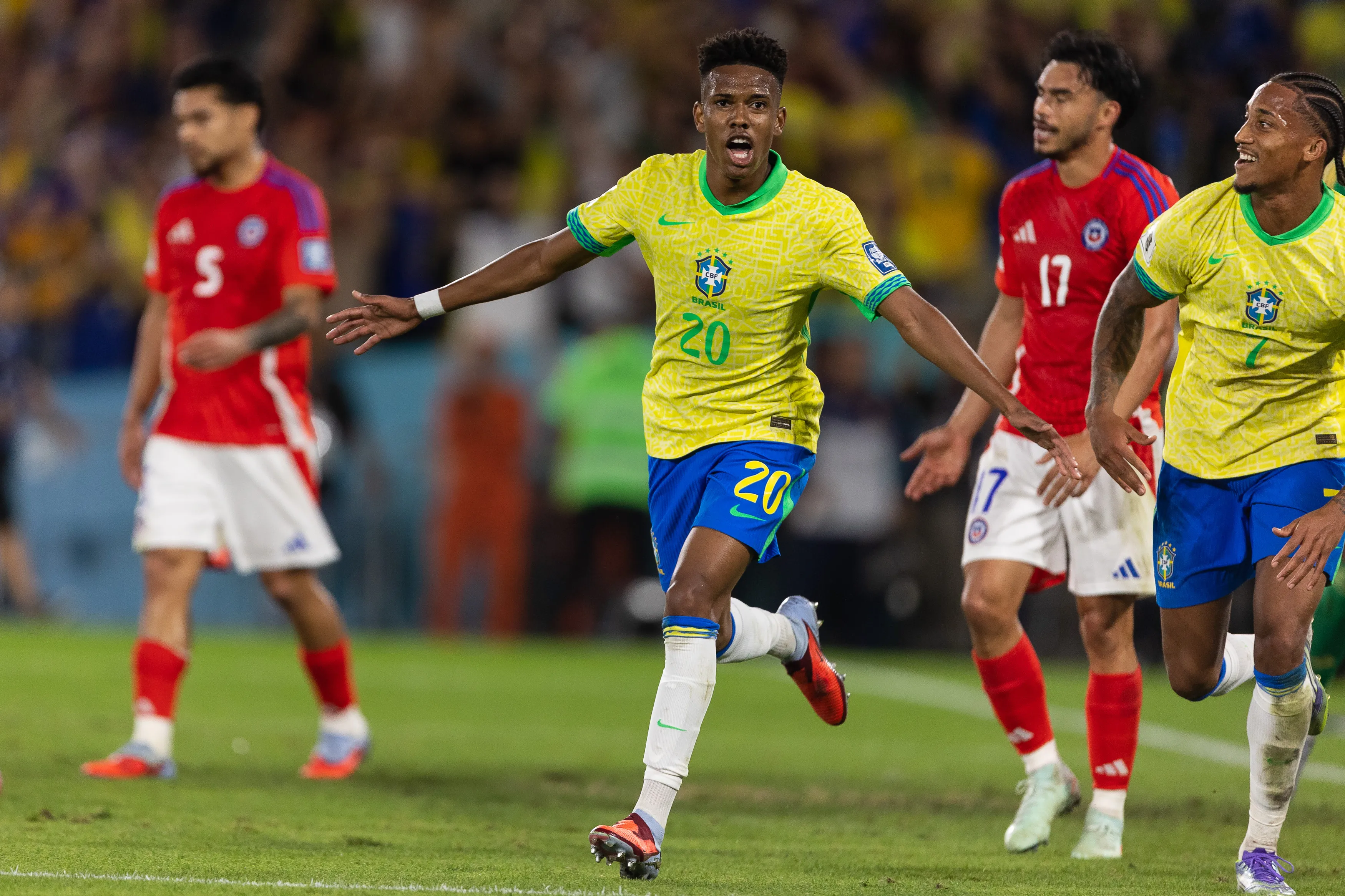 Willian Estevao le anotó un gol a Chile en el Maracaná. (Ruano Carneiro/Getty Images).
