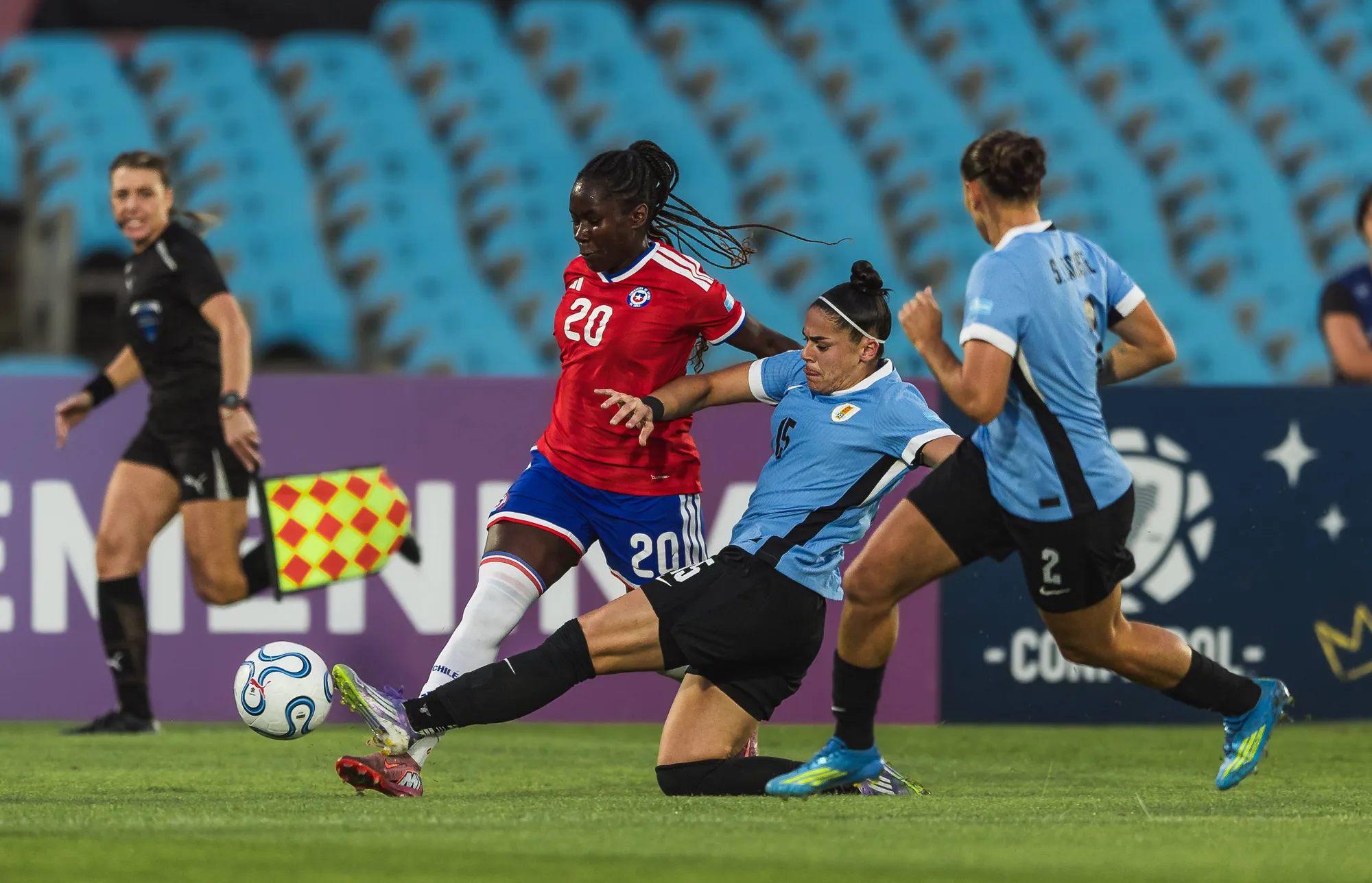 Mary Valencia la rompió con La Roja ante Uruguay y en minutos hizo más que muchos en toda su vida por Chile.