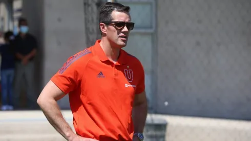 Clark deja la presidencia de U de Chile