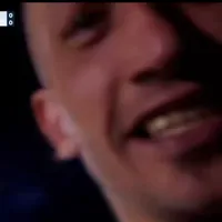 Hincha secuestra cámara en pleno partido del fútbol argentino