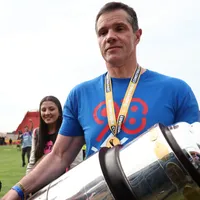 Michael Clark se despide de la U prometiendo un estadio: "Pronto..."