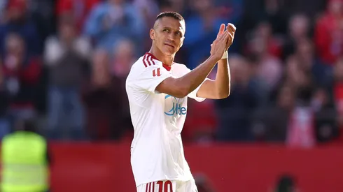 Los días de Alexis jugando en Europa estarían contados.