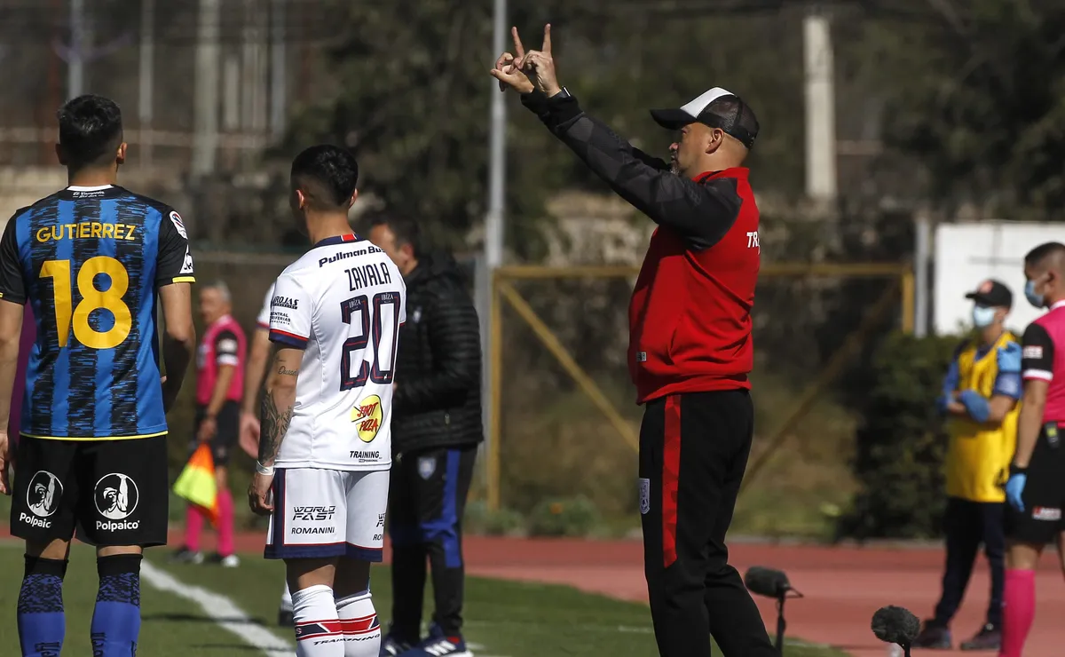 Nuevo DT cesado en fútbol chileno tras mal inicio en Primera B