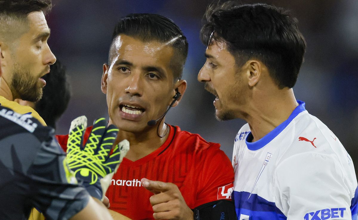 Fernando Zampedri sorprendido por supuesta ayuda arbitral a Católica: “Debería ser al revés”