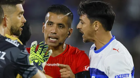 Zampedri señala que los árbitros no favorecen a Católica